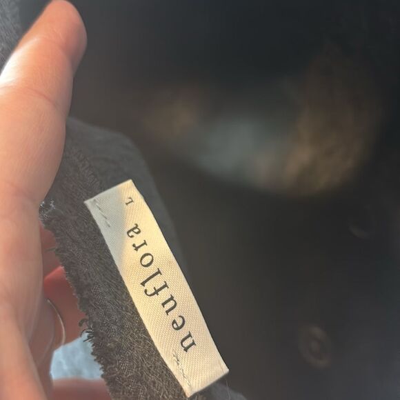 Neuflora women’s large linen blend textured tank top casual capsule sustainable - Picture 4 of 5